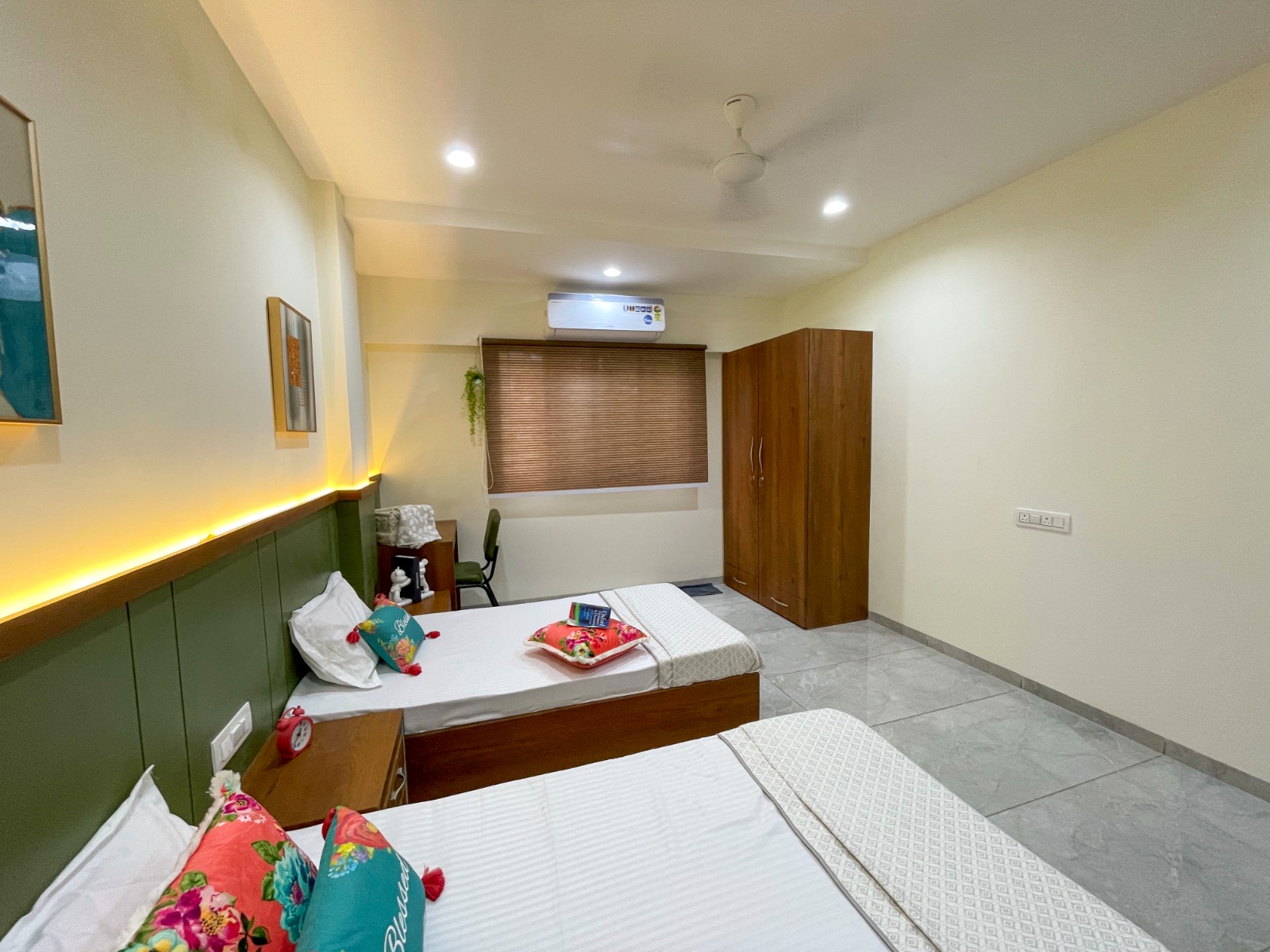 Luxury Rooms For Professionals In Indore